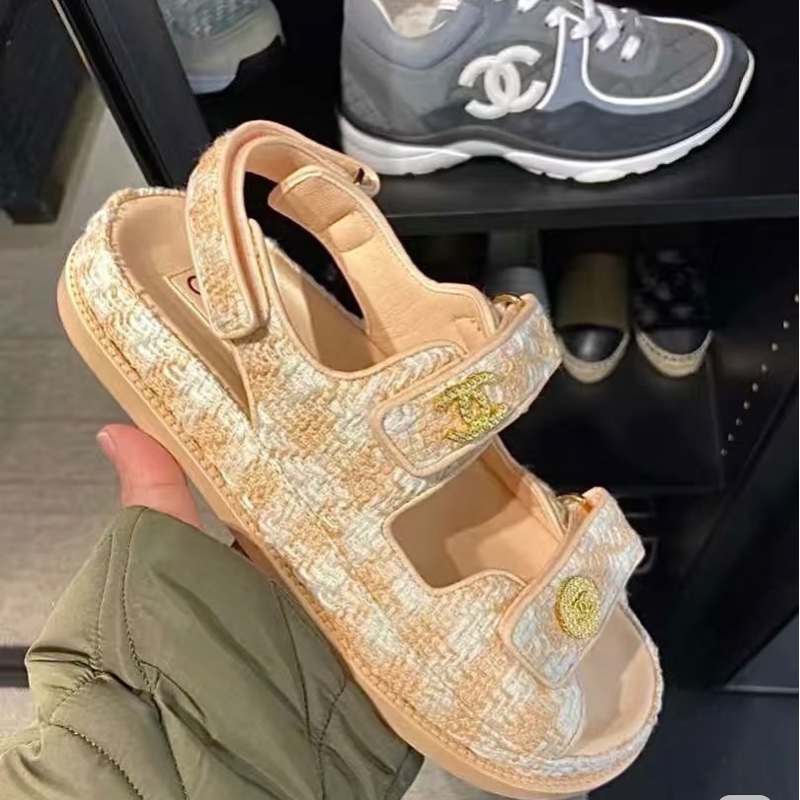 【全新品】chanel香奈兒23s 粉嫩膚色金logo粗花呢女士魔鬼氈涼鞋可愛輕熟女35.5-4