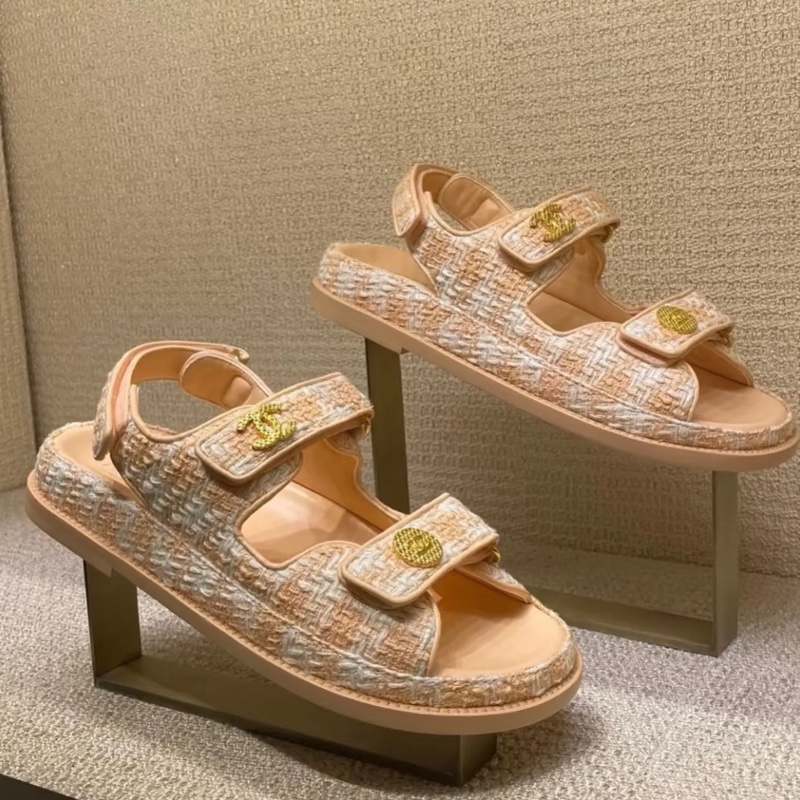 【全新品】chanel香奈兒23s 粉嫩膚色金logo粗花呢女士魔鬼氈涼鞋可愛輕熟女35.5-5