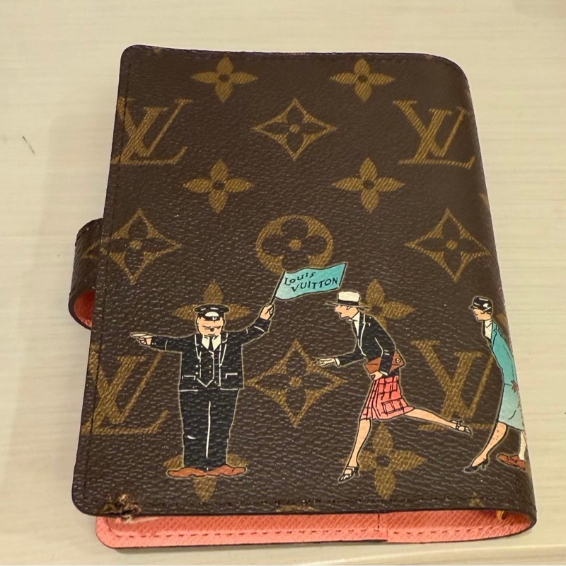 LOUIS VUITTON 路易威登稀有門童貴婦版筆記本 絕版老花A7筆記本-1