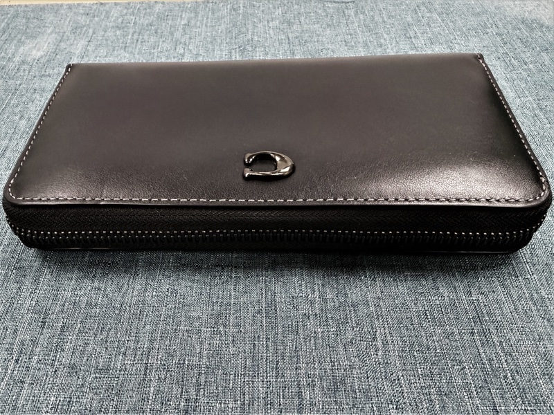 caoch 專櫃款 長夾 男女通用款 9.5成新 專櫃原價12800 換夾惜售-1