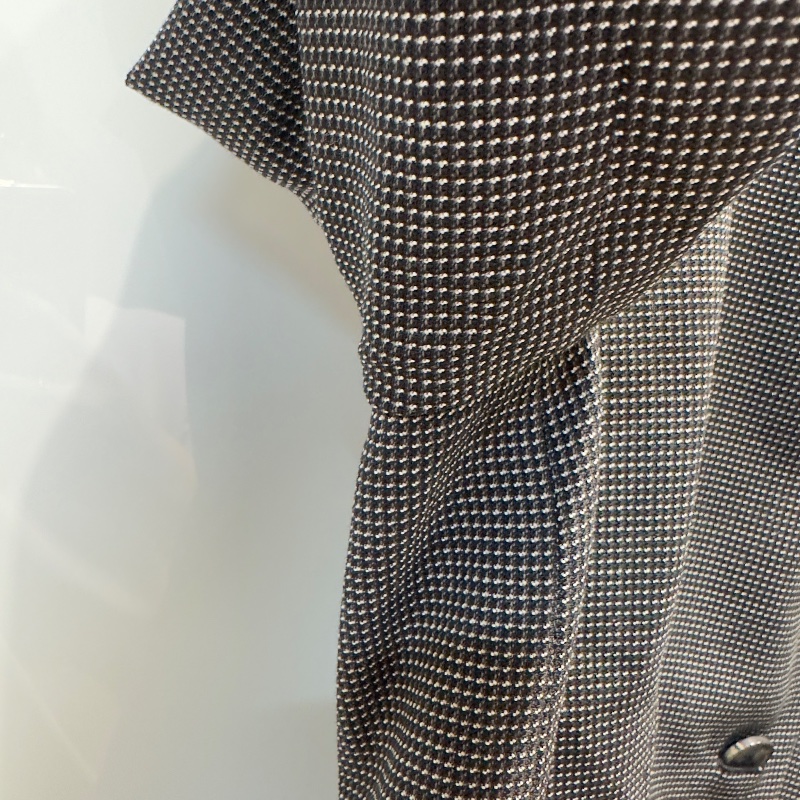 【美收精品】ARMANI 黑白點陣式西裝外套 4-523-3