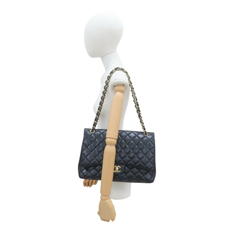 黑色 菱格紋 羊革 Maxi Classic Flap 鍊帶 肩背包 (無卡)【CHANEL 香奈兒】-14