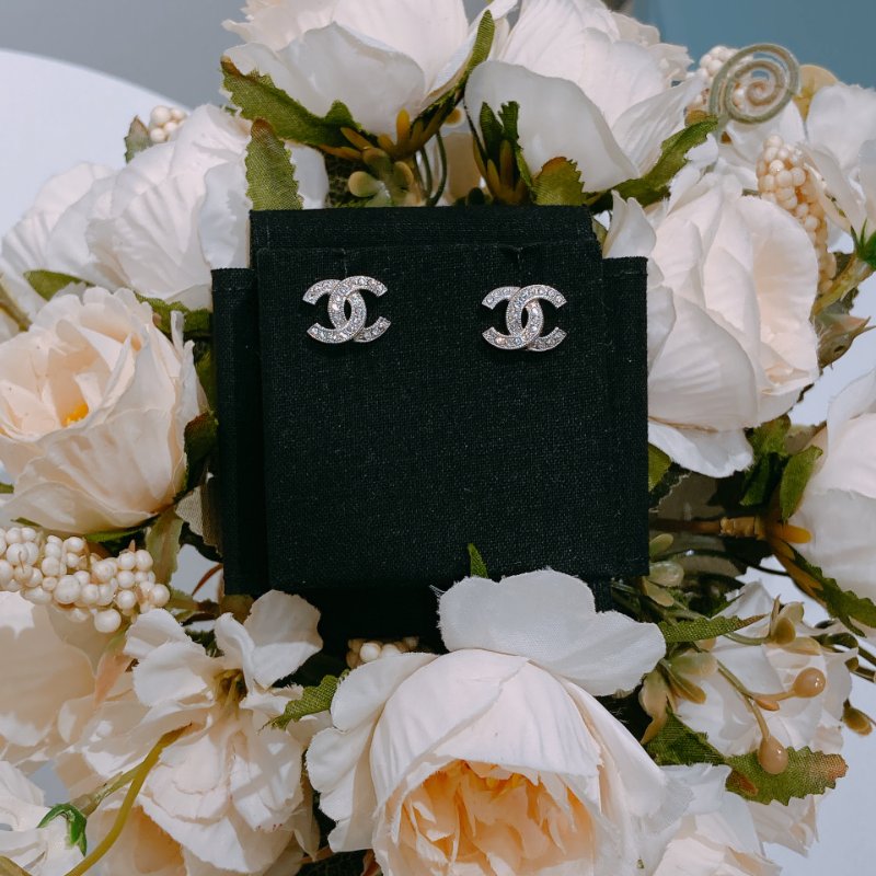 TW4569 Chanel 香奈兒經典迷你小cc耳環 銀色拼水鑽Classic CC Logo 1.2cm Earrings Crystal x PHW-0
