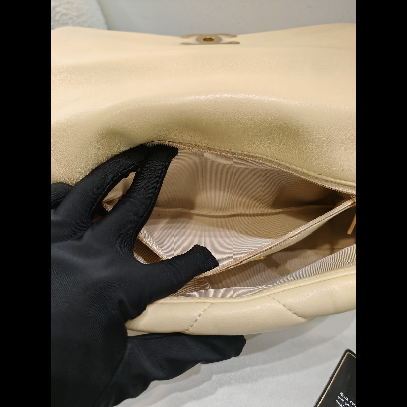 Chanel 19bag small size-16