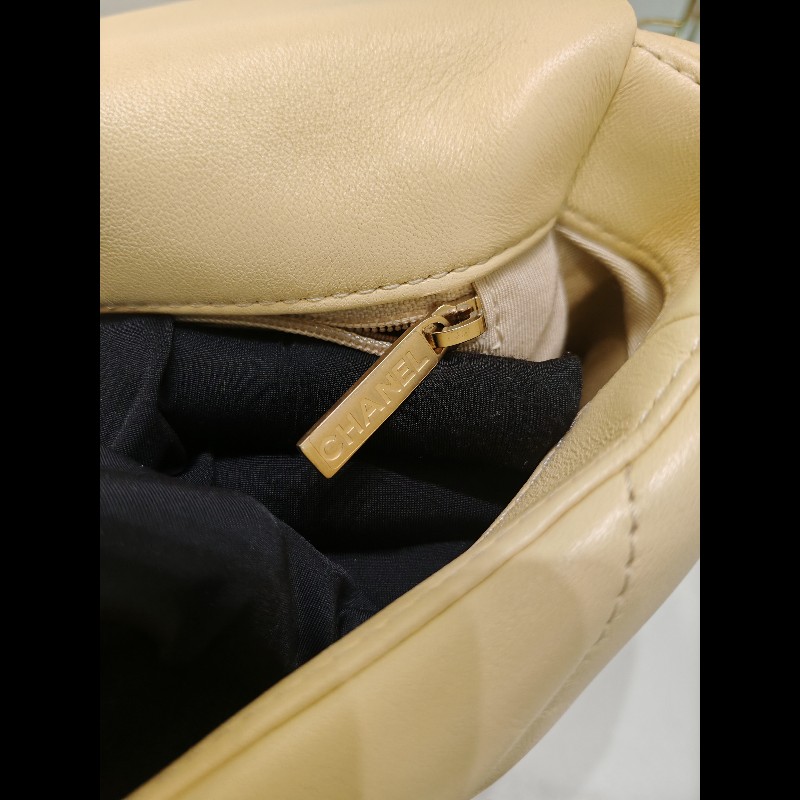 Chanel 19bag small size-19