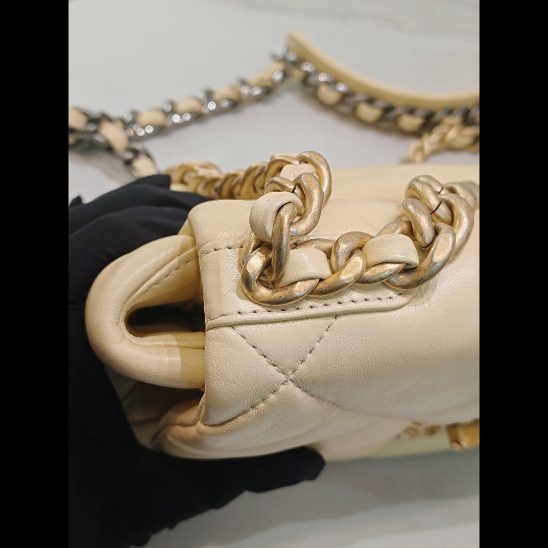 Chanel 19bag small size-20