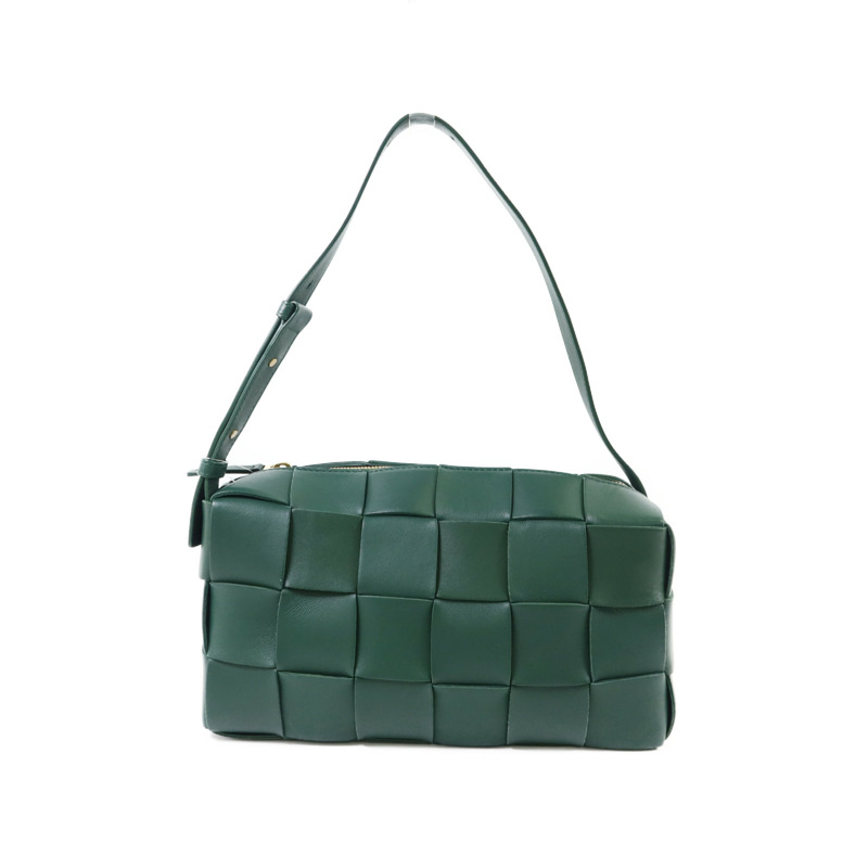 BOTTEGA VENETA 牛皮皮革Brick Cassette金扣肩背袋-1