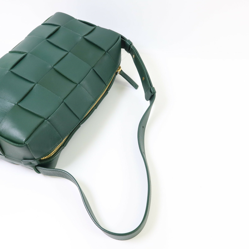 BOTTEGA VENETA 牛皮皮革Brick Cassette金扣肩背袋-4