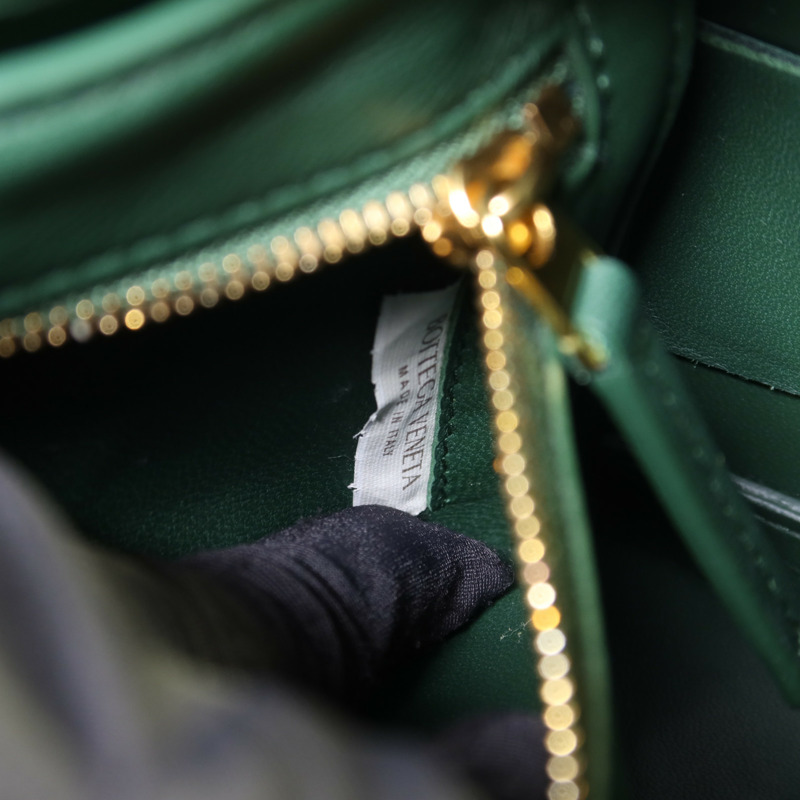 BOTTEGA VENETA 牛皮皮革Brick Cassette金扣肩背袋-7