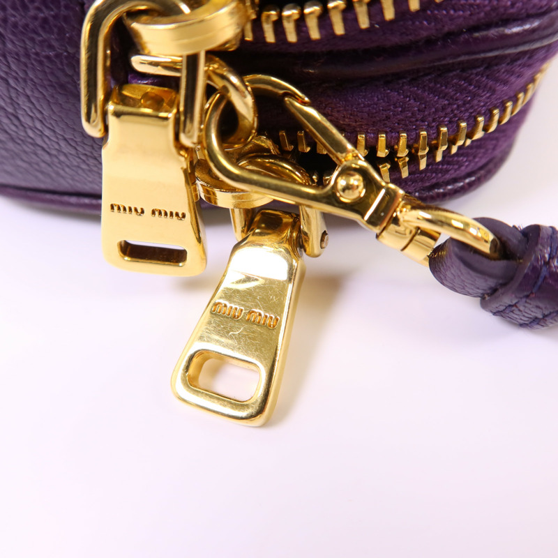 Miu Miu 牛皮皮革Handbag金扣手挽袋-8