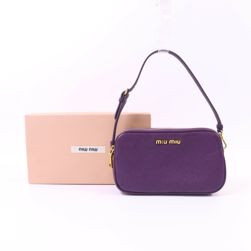Miu Miu 牛皮皮革Handbag金扣手挽袋-15