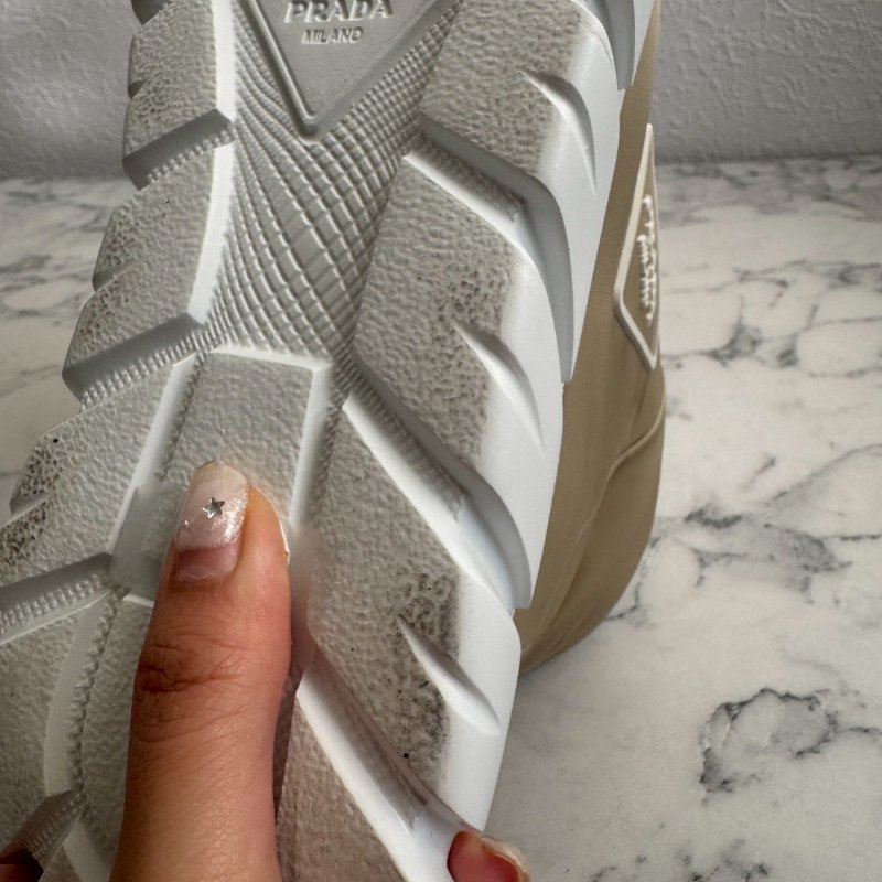 PRADA 奶茶色尼龍高筒運動鞋-3