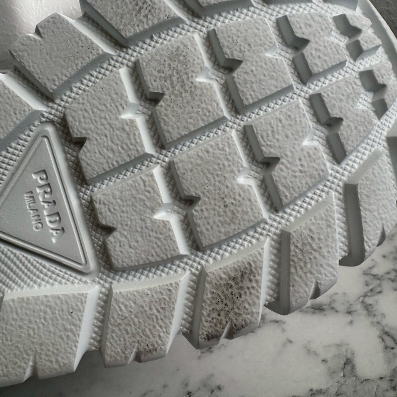 PRADA 奶茶色尼龍高筒運動鞋-4