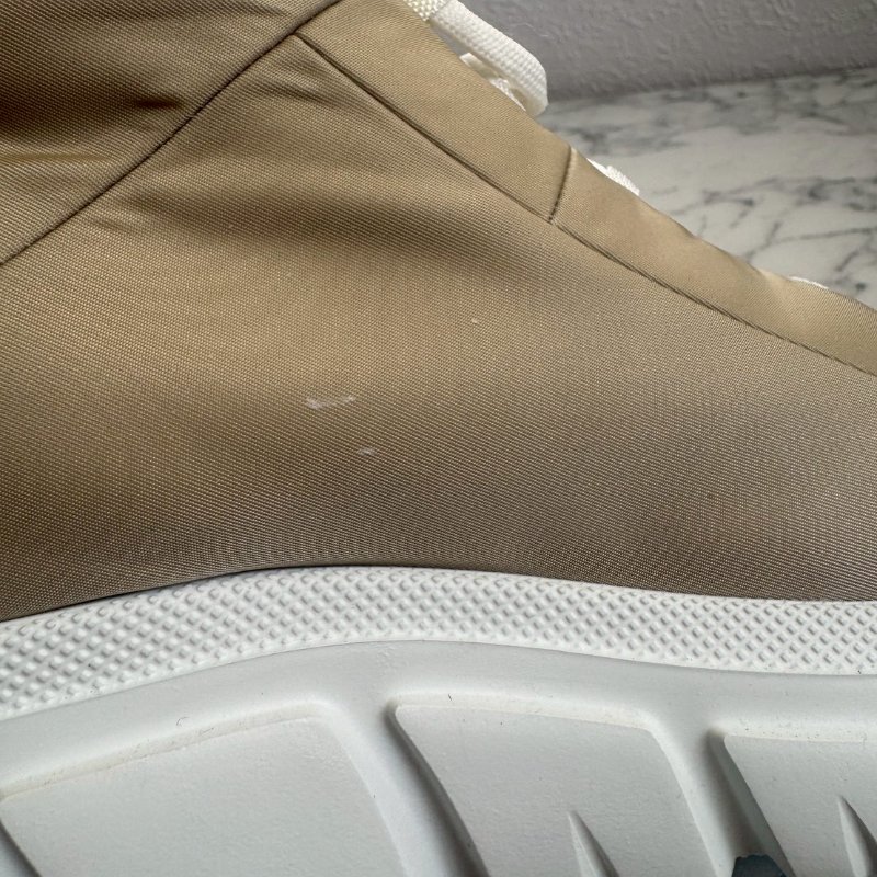 PRADA 奶茶色尼龍高筒運動鞋-5