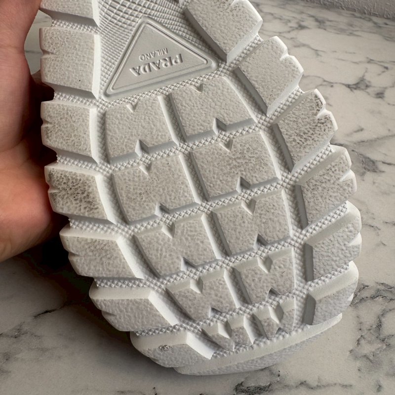 PRADA 奶茶色尼龍高筒運動鞋-6