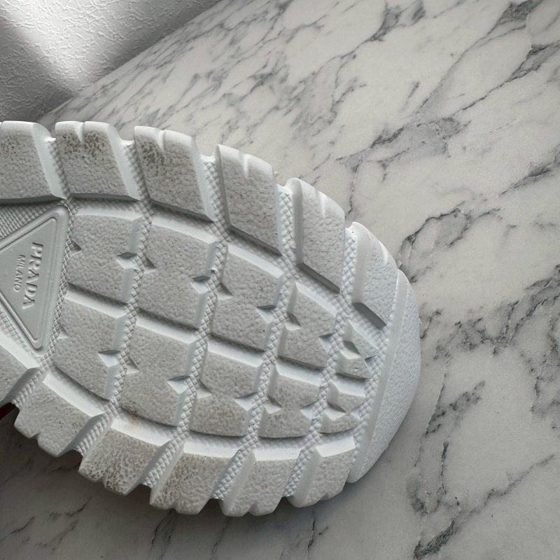 PRADA 奶茶色尼龍高筒運動鞋-7