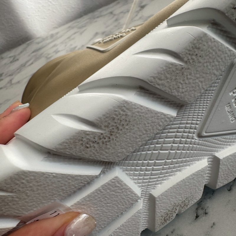 PRADA 奶茶色尼龍高筒運動鞋-8