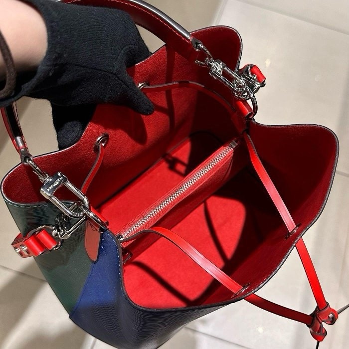 LV藍綠紅拼色EPI水波紋牛皮水桶包 手提包 肩背包斜背包-全新-19