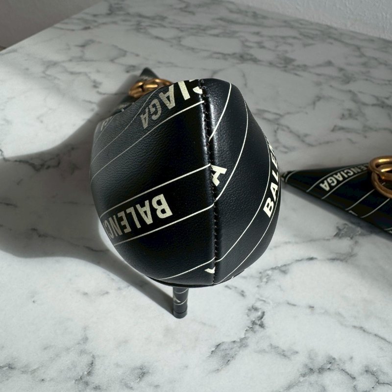 Gucci聯名巴黎世家尖頭高跟鞋-8