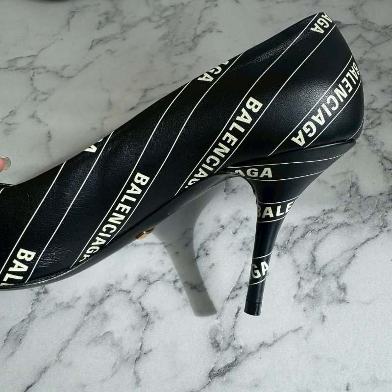 Gucci聯名巴黎世家尖頭高跟鞋-10