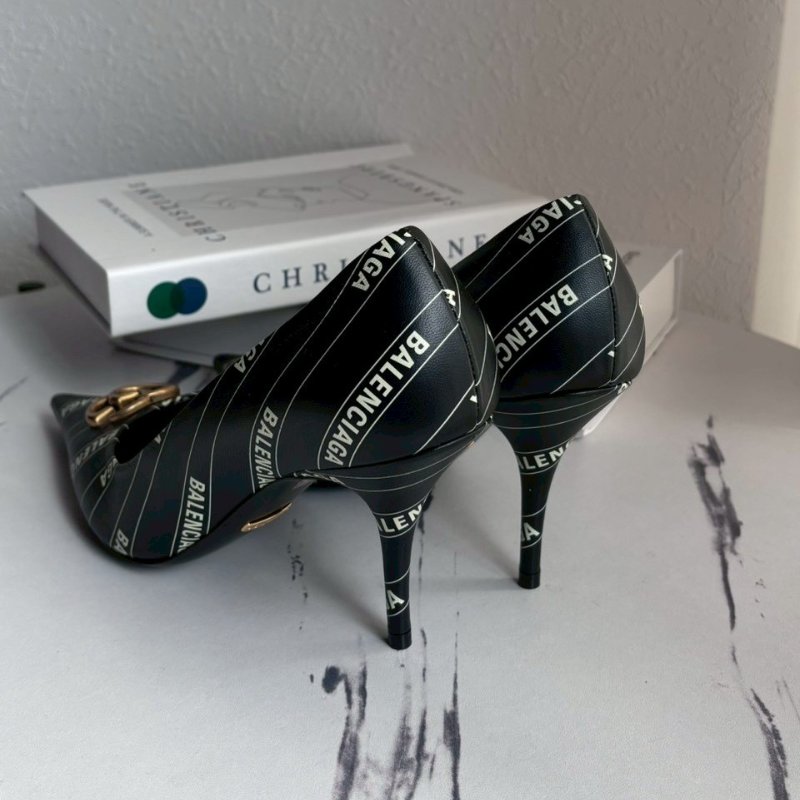 Gucci聯名巴黎世家尖頭高跟鞋-1