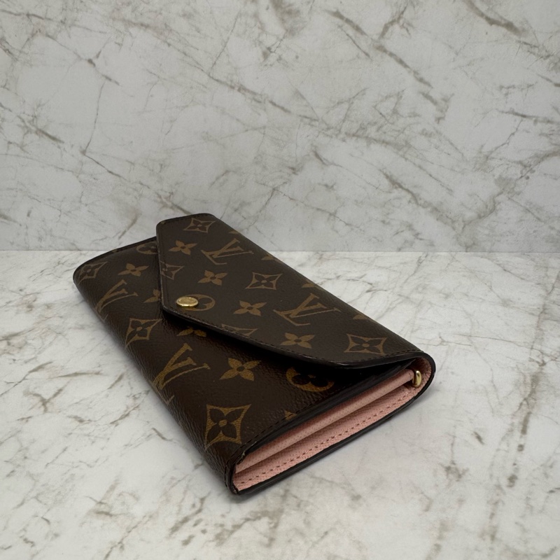 LV Sarah咖色老花釦式長夾M62235-2