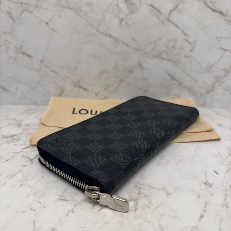 LV黑灰棋盤格紋ㄇ拉長夾/晶片-1