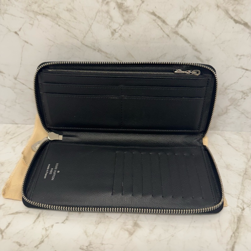 LV黑灰棋盤格紋ㄇ拉長夾/晶片-5