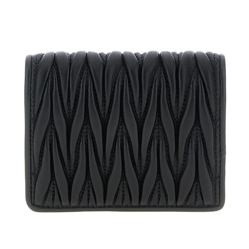 【MIU MIU】Small Matelasse 納帕軟皮 皮夾 錢包 卡夾 錢包 黑色 5MV204-2