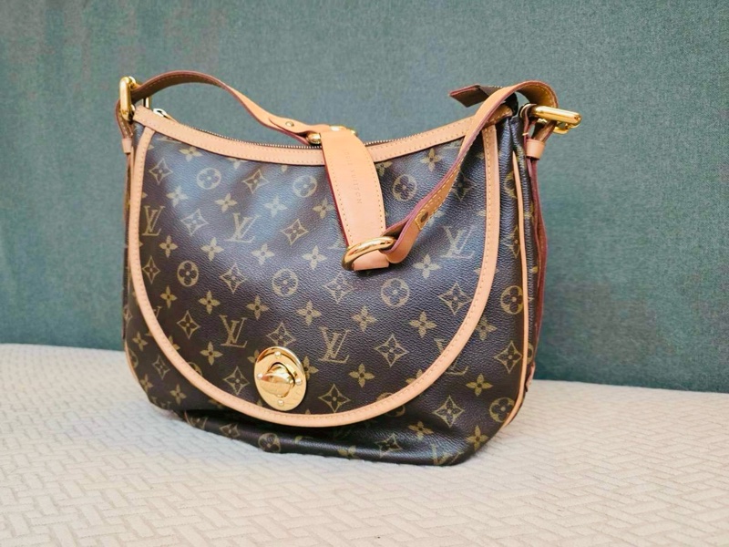 Louis Vuitton Monogram Tulum金扣肩背袋-2