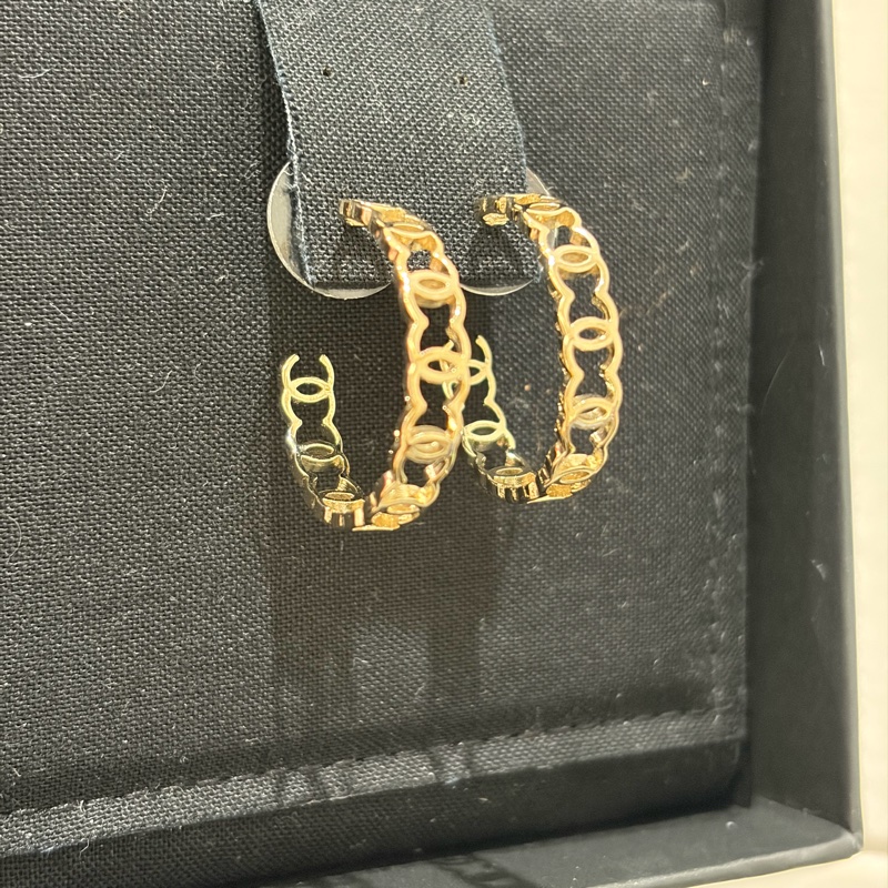 Chanel 雙C logo串連耳針式耳環-1