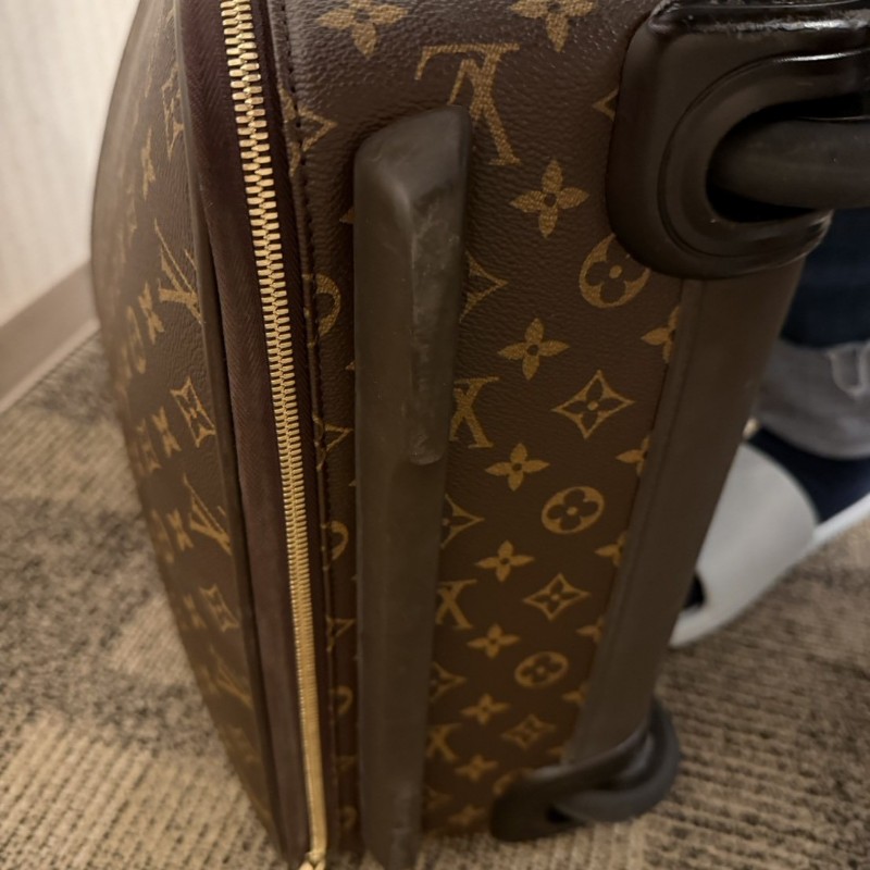 Louis Vuitton M23293 20吋行李箱-9
