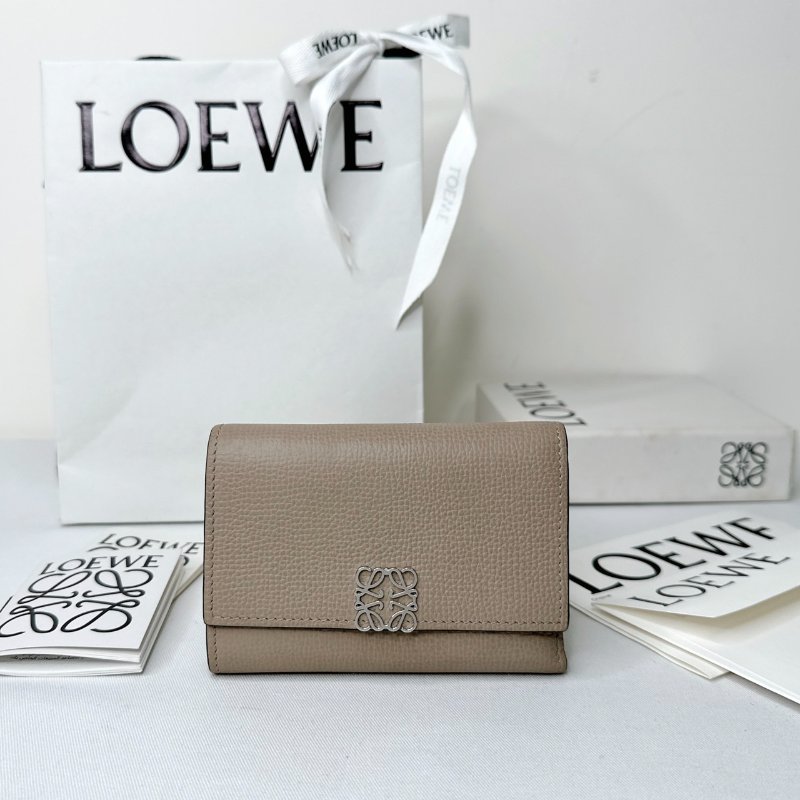 LOEWE Anagram沙色三短夾-0
