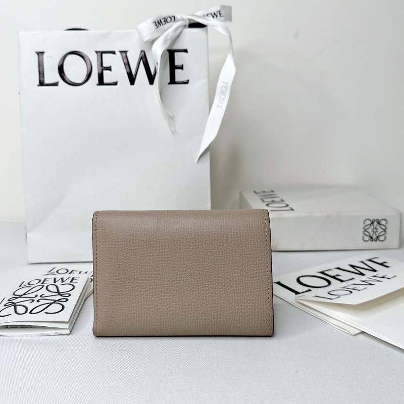 LOEWE Anagram沙色三短夾-1