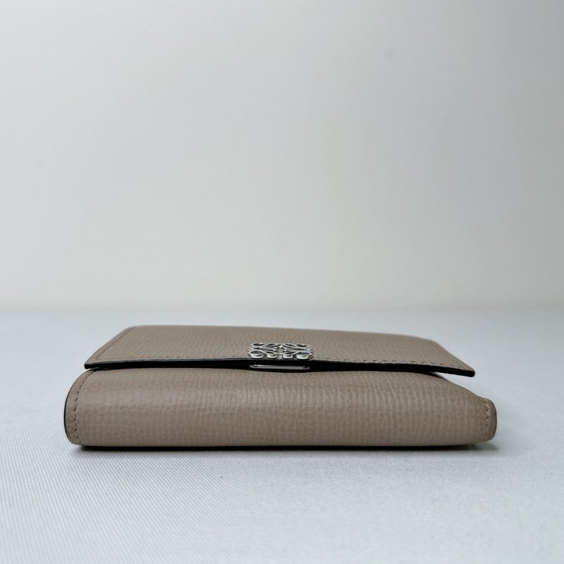LOEWE Anagram沙色三短夾-10
