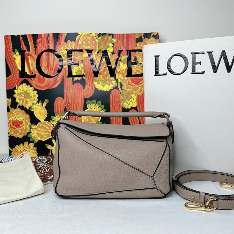 LOEWE Puzzle 粒面小牛皮小款手提包-0