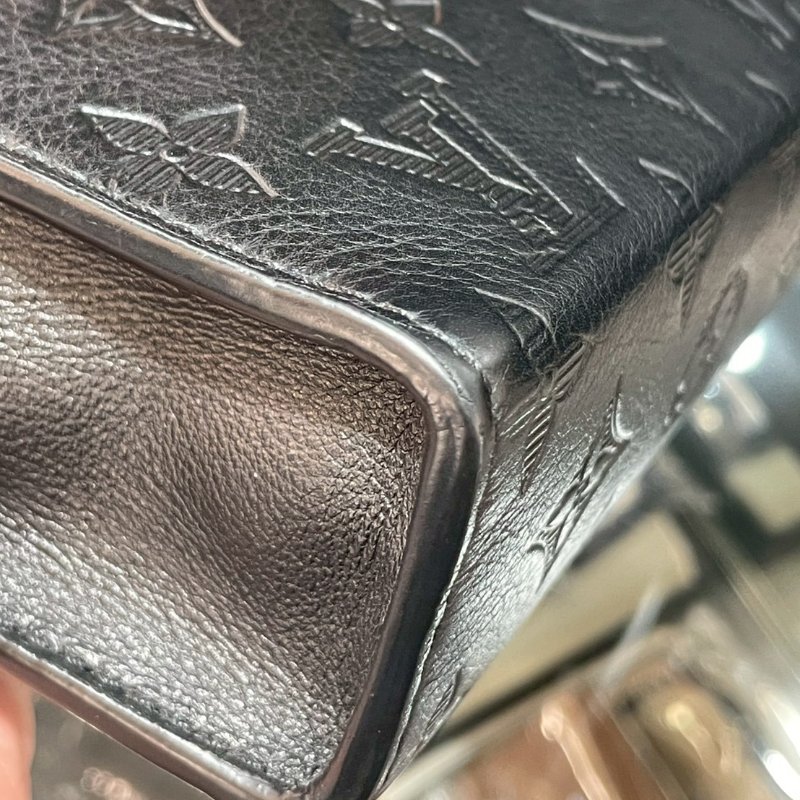 LV 全皮壓紋 斜背包/側背包 M81115 9成新-5