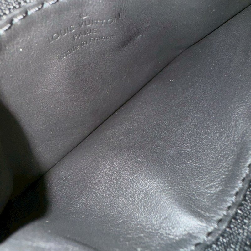 LV 全皮壓紋 斜背包/側背包 M81115 9成新-8