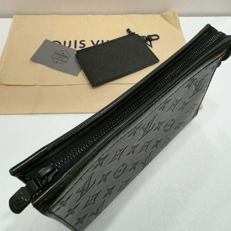 LV 全皮壓紋 斜背包/側背包 M81115 9成新-15