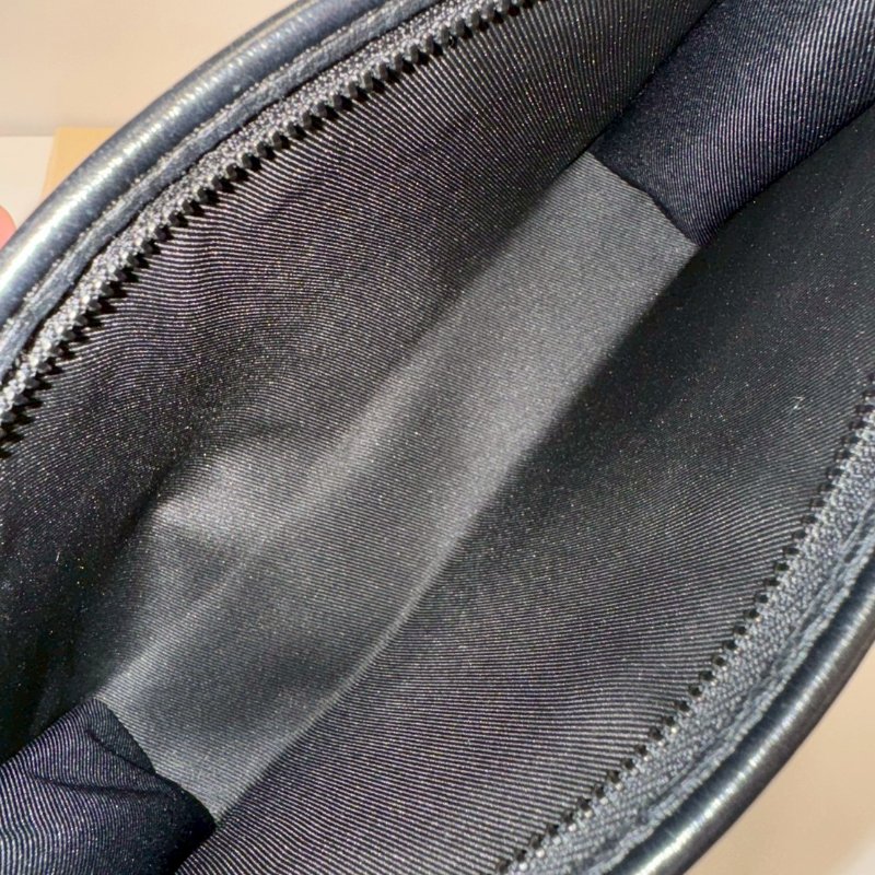 LV 全皮壓紋 斜背包/側背包 M81115 9成新-24