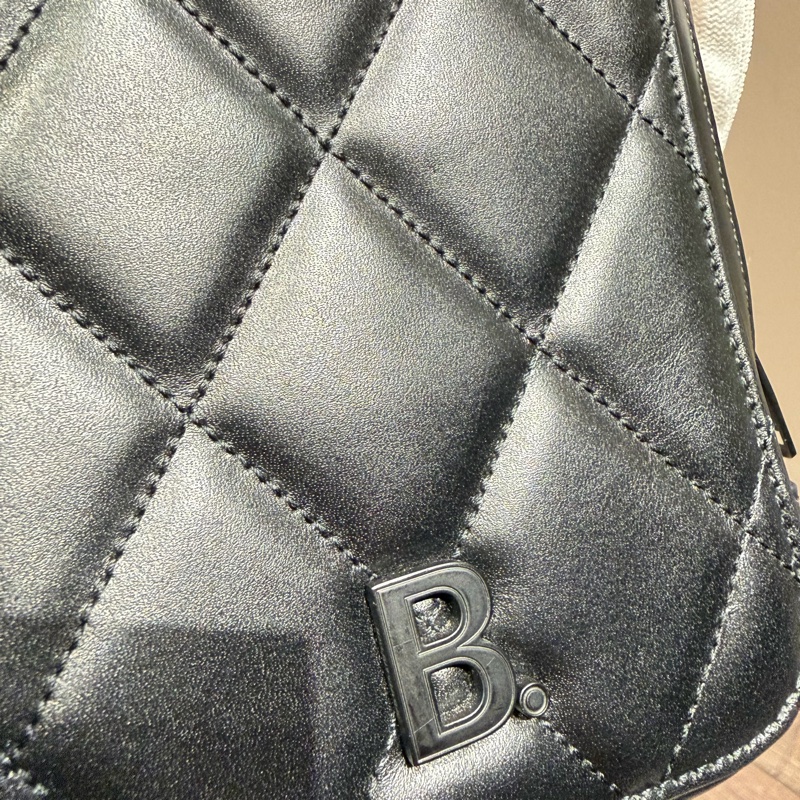 BALENCIAGA巴黎世家 菱格紋斜挎小包/手機包-13
