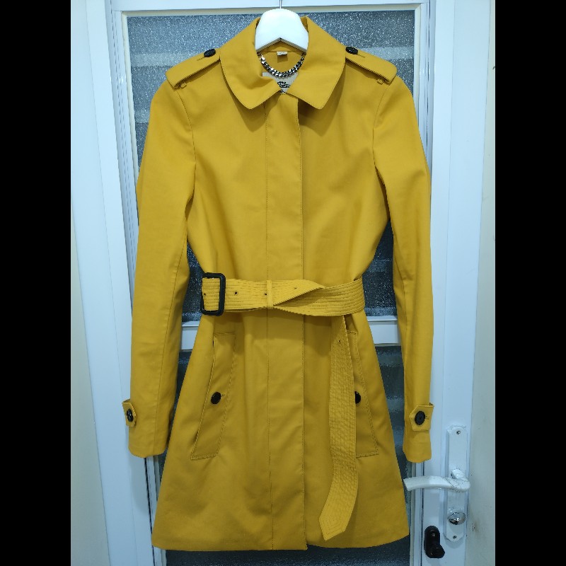 Burberry 黃色單排黑釦風衣-0