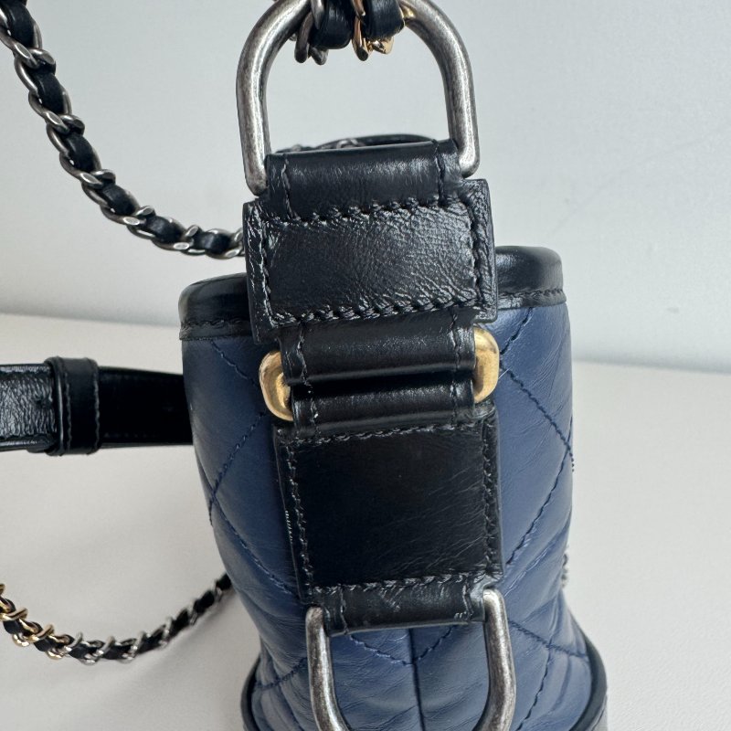 Chanel香奈兒 藍黑拼色流浪包 小號 25開無卡 經典菱格紋牛皮-19