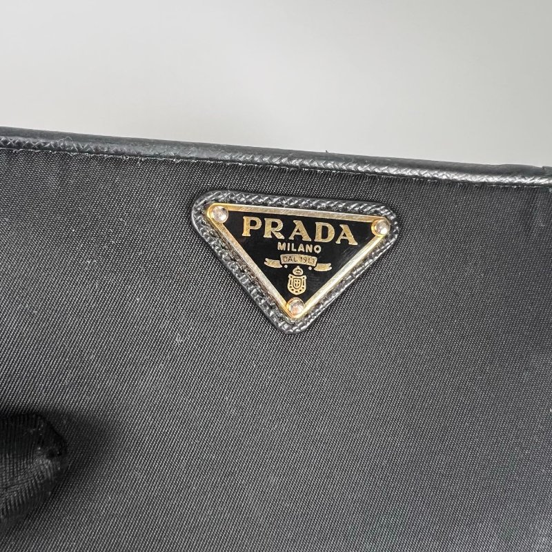 PRADA 黑色尼龍釦式短夾-9