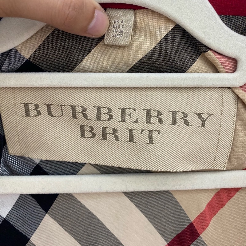 Burberry/巴寶莉 99新紅色羊絨大衣 36碼-4