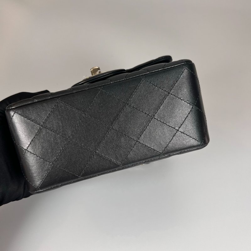 CHANEL 晶片款 A35200 黑羊皮淡金扣 COCO17 方胖子-4