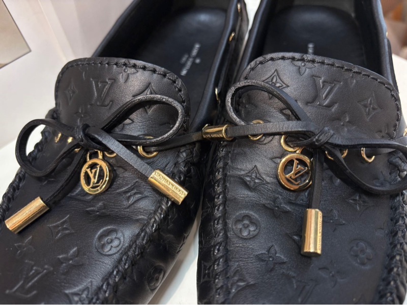 路易威登Lv老花全皮壓印浮雕皮鞋休閑豆豆鞋黑色36.5碼 98新-4