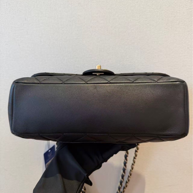 CHANEL CLASSIC FLAG LAMBSKIN-4