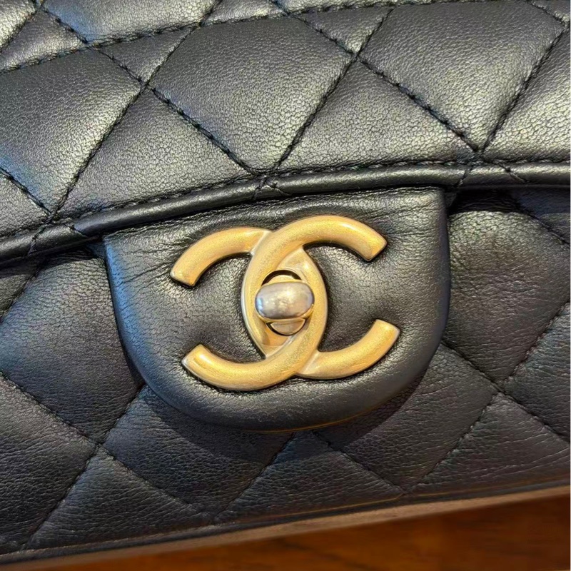 CHANEL CLASSIC FLAG LAMBSKIN-5