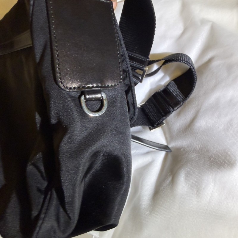 Prada 黑色尼龍側背包-7